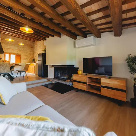 Bravissimo Calderes El Bou, With River View Lejlighed *