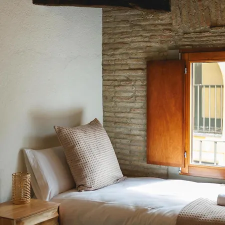 Bravissimo Calderes El Bou, With River View 아파트 지로나